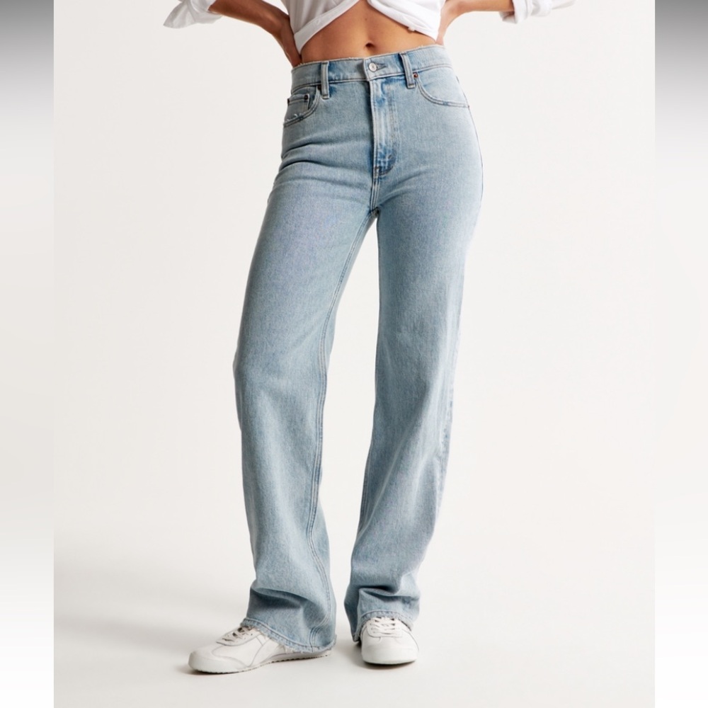 Abercrombie High Rise 90’s Relaxed Jean